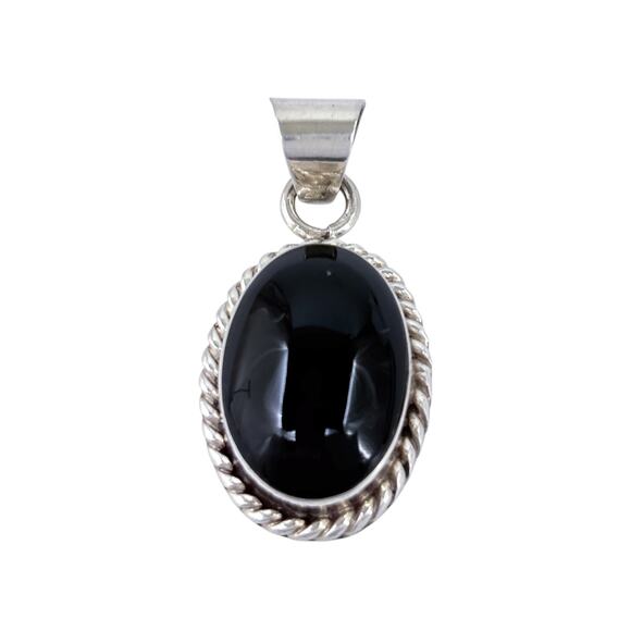 Oval Onyx Pendant | Vintage Mexico Taxco TF-28 | Sterling Silver 925 - Picture 2 of 7